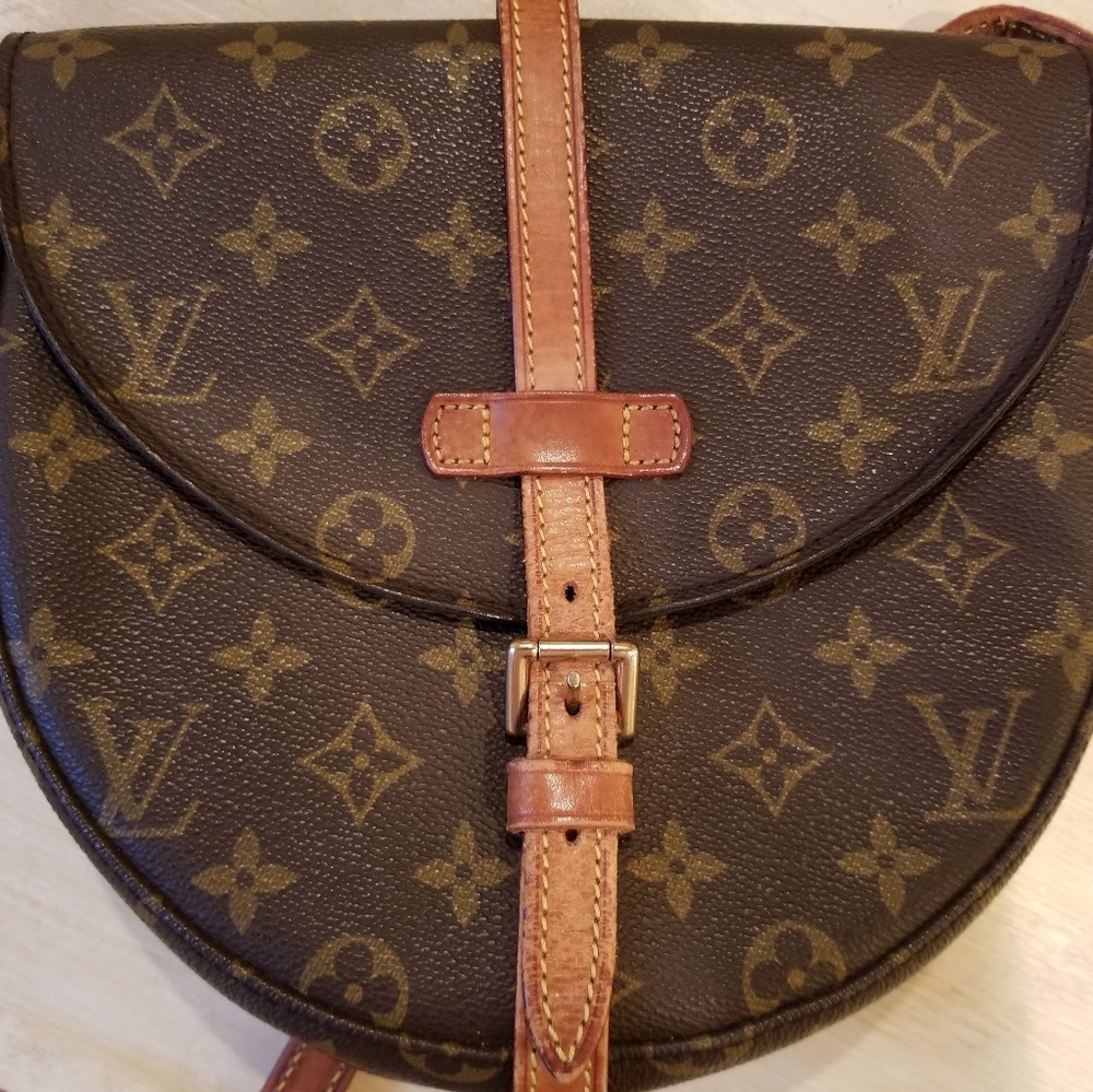 💕SOLD💕 Authentic Louis Vuitton Chantilly MM